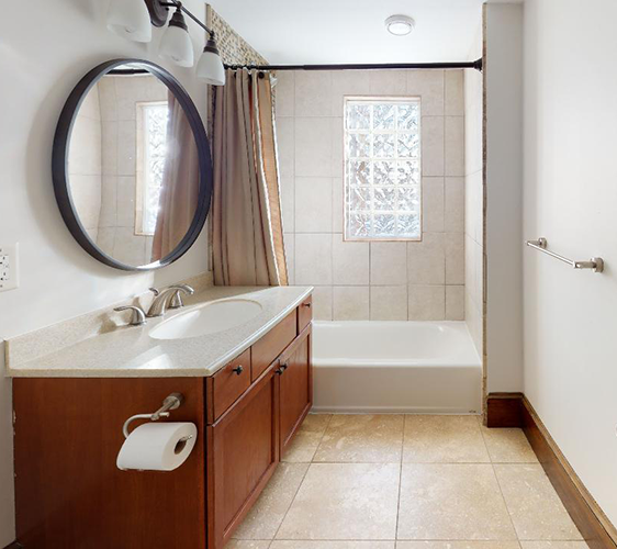 1812-Como-Ave-SE-Bathroom.png