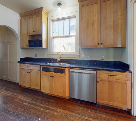 701-10th-Ave-SE-Kitchen c.jpg