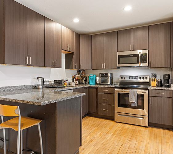 712 4th St SE_Unit 2_006.jpg
