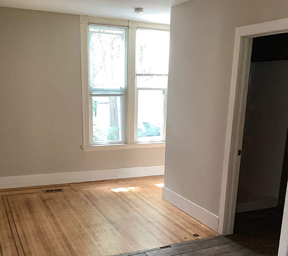 611 14th Ave SE Living Space 2.jpg