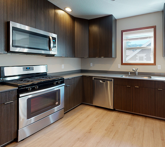 832-18th-Ave-SE-2-Kitchen.jpg