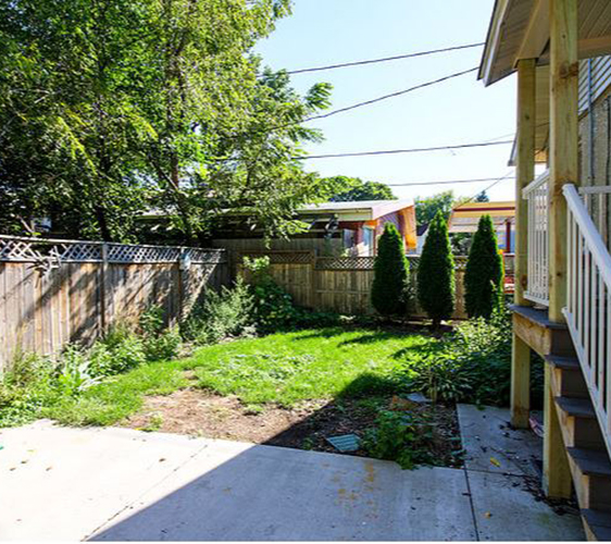 1607 Como Ave SE Yard.JPG