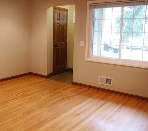 913 22nd Ave SE Living Space.JPG