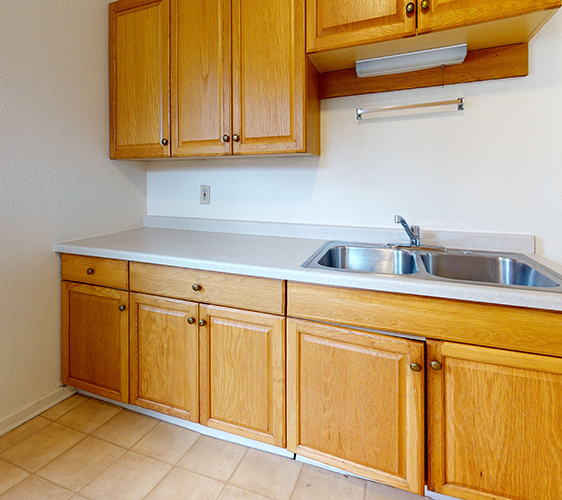 1120-1122-4th-Upper-Kitchen.jpg