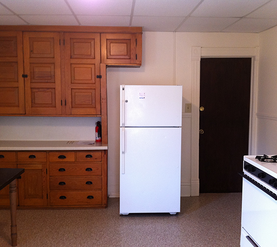 kitchen angle 1 vacant.png