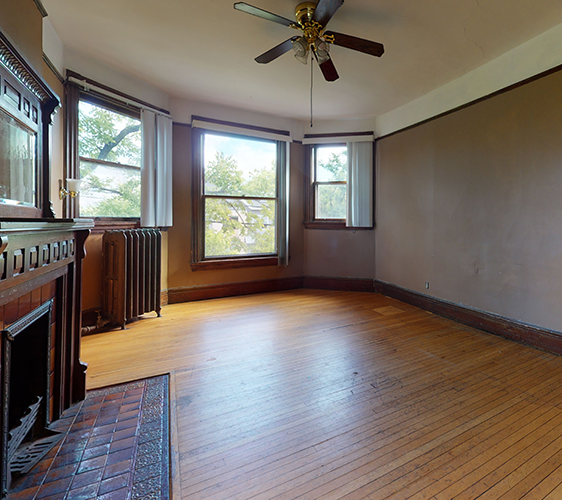 916-6th-St-SE-3-Unfurnished.jpg