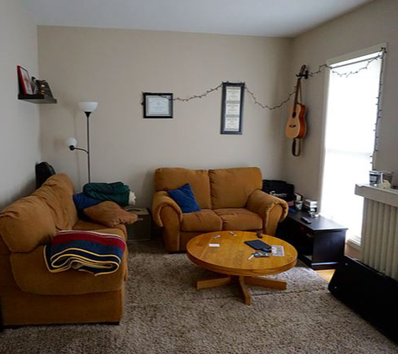 629 6th St SE Living Room.JPG